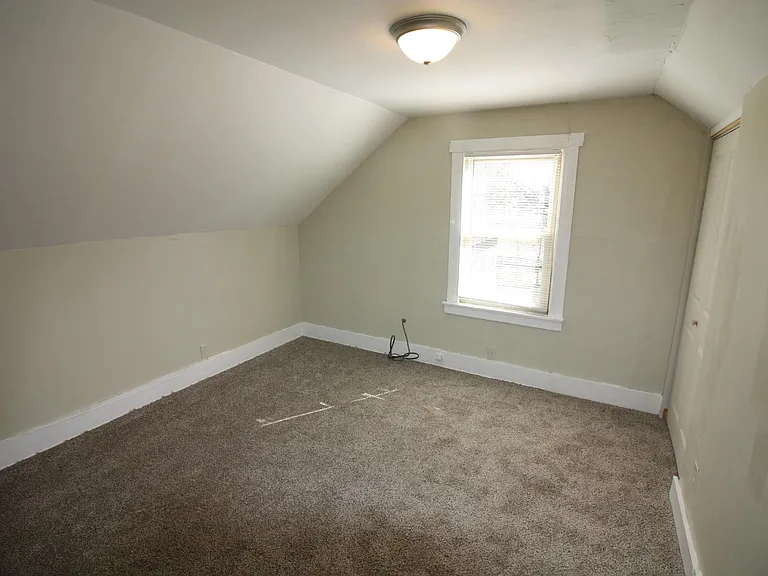 2119 Feldman Ave — Photo 10