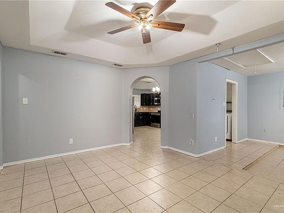 5th image of 1510 Crisantema Ave
