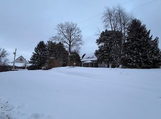 9258 Hickory Rd, Virginia, IL 62691