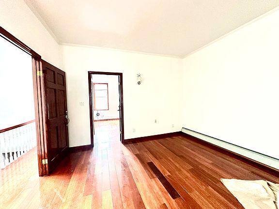 3rd image of 333 Parkville Ave Floor 2