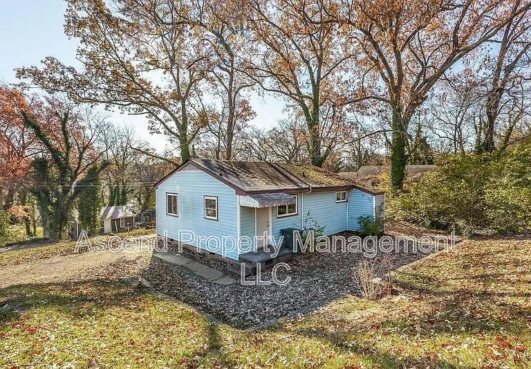 1113 Jarvis Ave — Photo 11