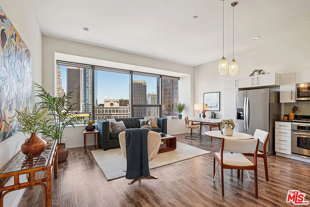 1 bed, 1.0 bath, 750 sqft, $2,700 — Photo 3
