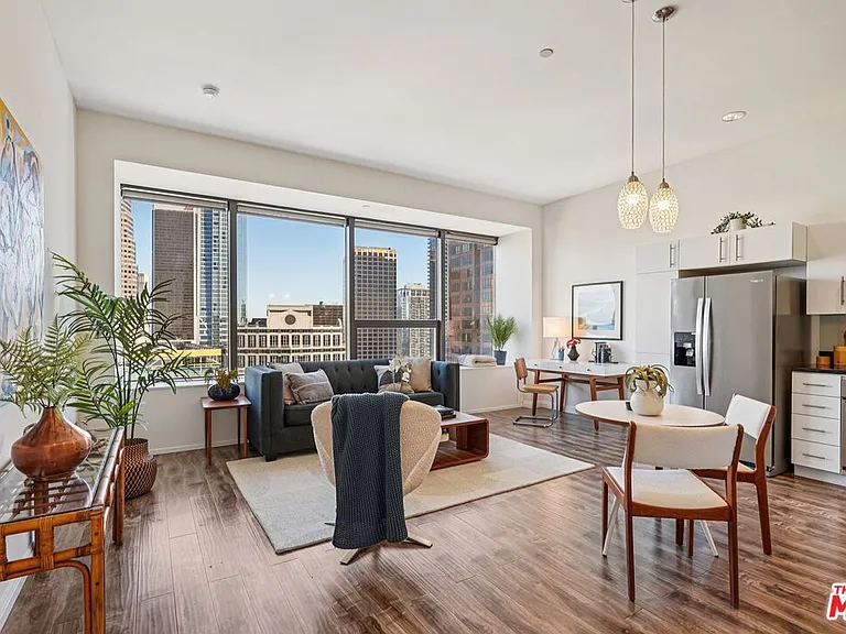 1100 Wilshire Blvd #2209 — Photo 3