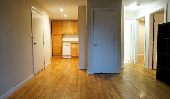 3rd image of 15 Euston Rd APT 6