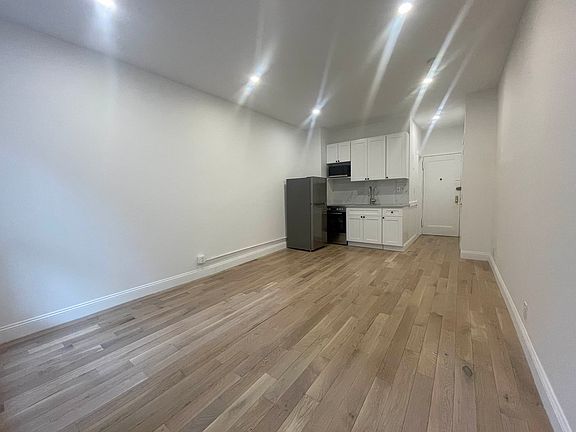 2nd image of 449 W 56th St #B1