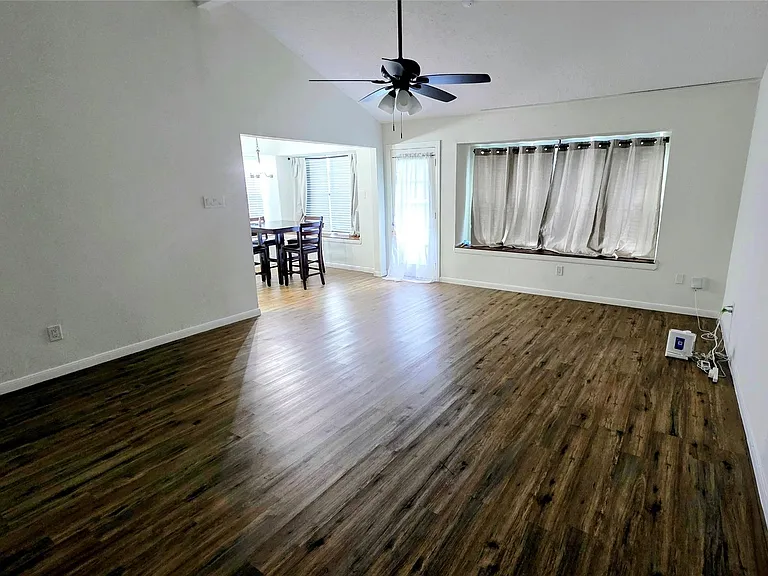 7518 Smiling Wood Ln — Photo 6