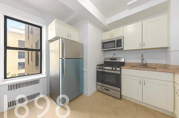 Rented by A&E Real Estate Management | media 6