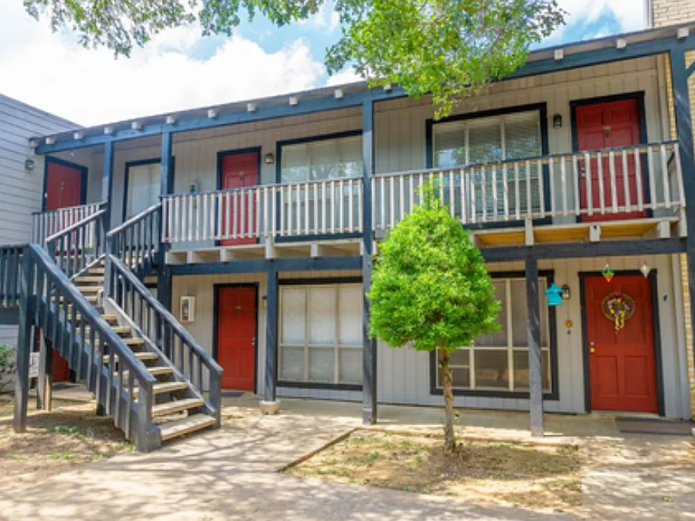 Magnolia Pointe — Photo 10
