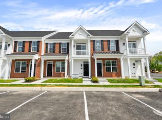 2 Ivy Ln, Levittown, PA 19055