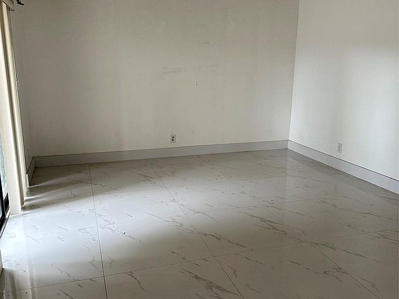 3rd image of 12124 Regal Court
