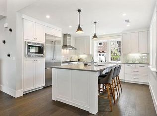 22 Emery Ln, Oakland, CA 94618