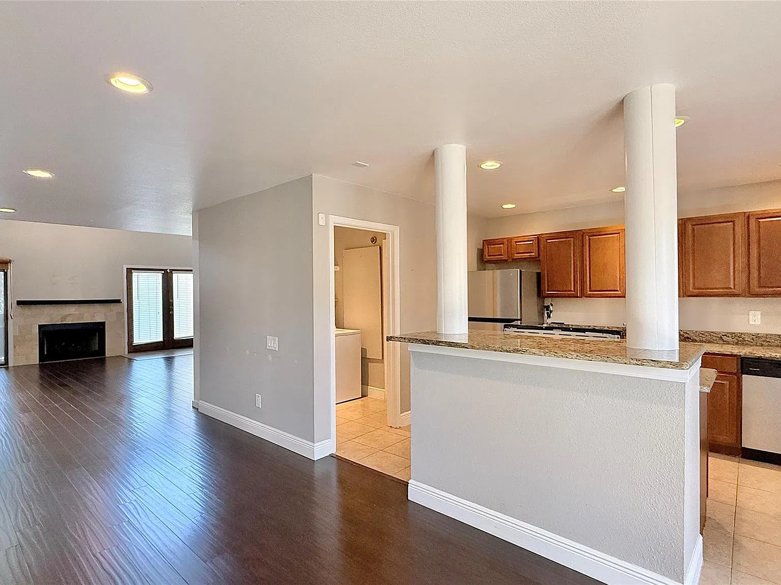 3402 Blumie St — Photo 3