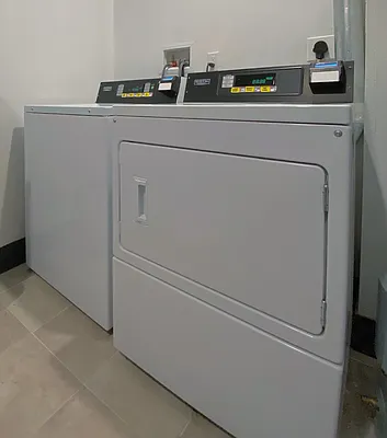 Rented by ABCO Commercial Properties, LLC | media 16