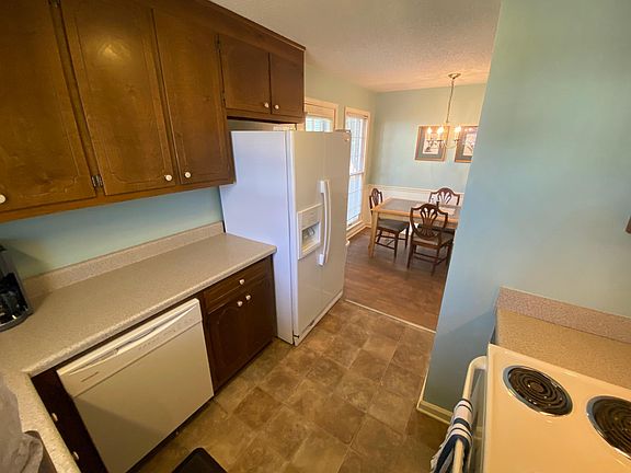 2nd image of 6201 Friar Tuck Dr NW Unit A