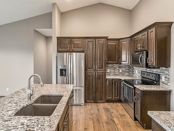 4th image of 2227 E Stone Pointe Cir
