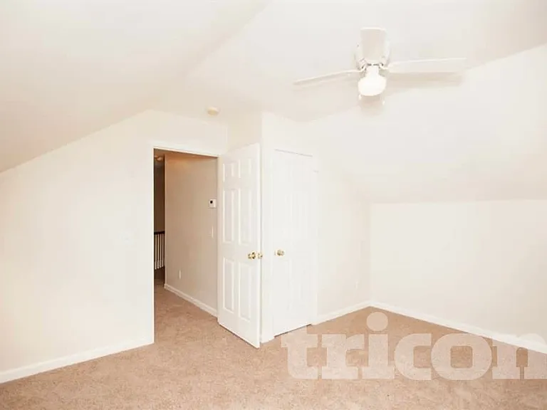 2315 Devonshire Dr — Photo 7