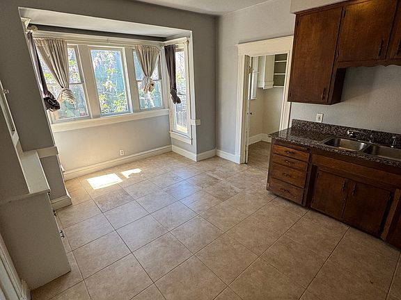 4th image of 815 E High Ave