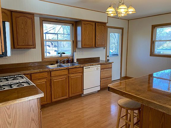 2nd image of 2261 Samuelson Rd