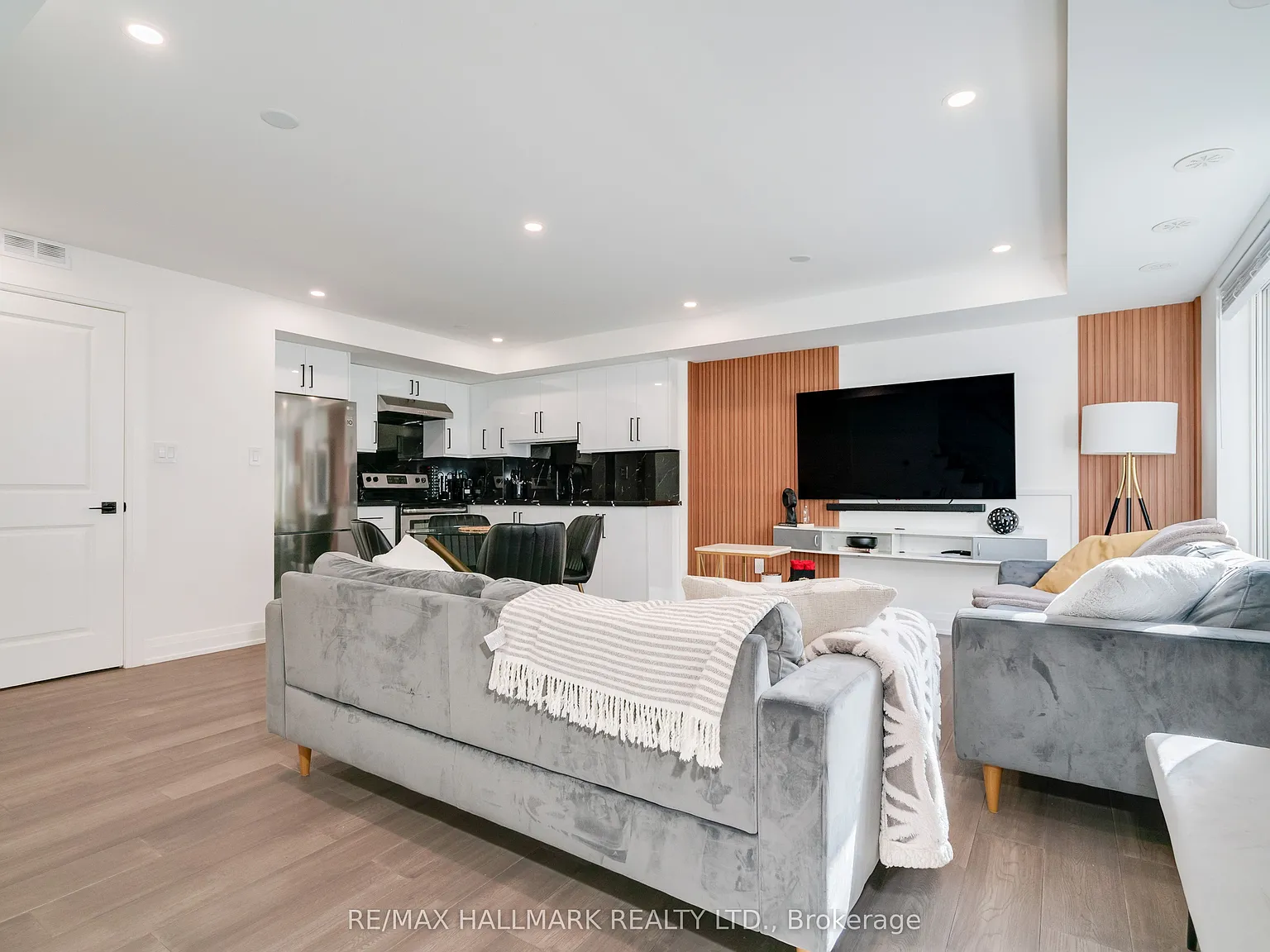 3 bed, $2,990 — Photo 4
