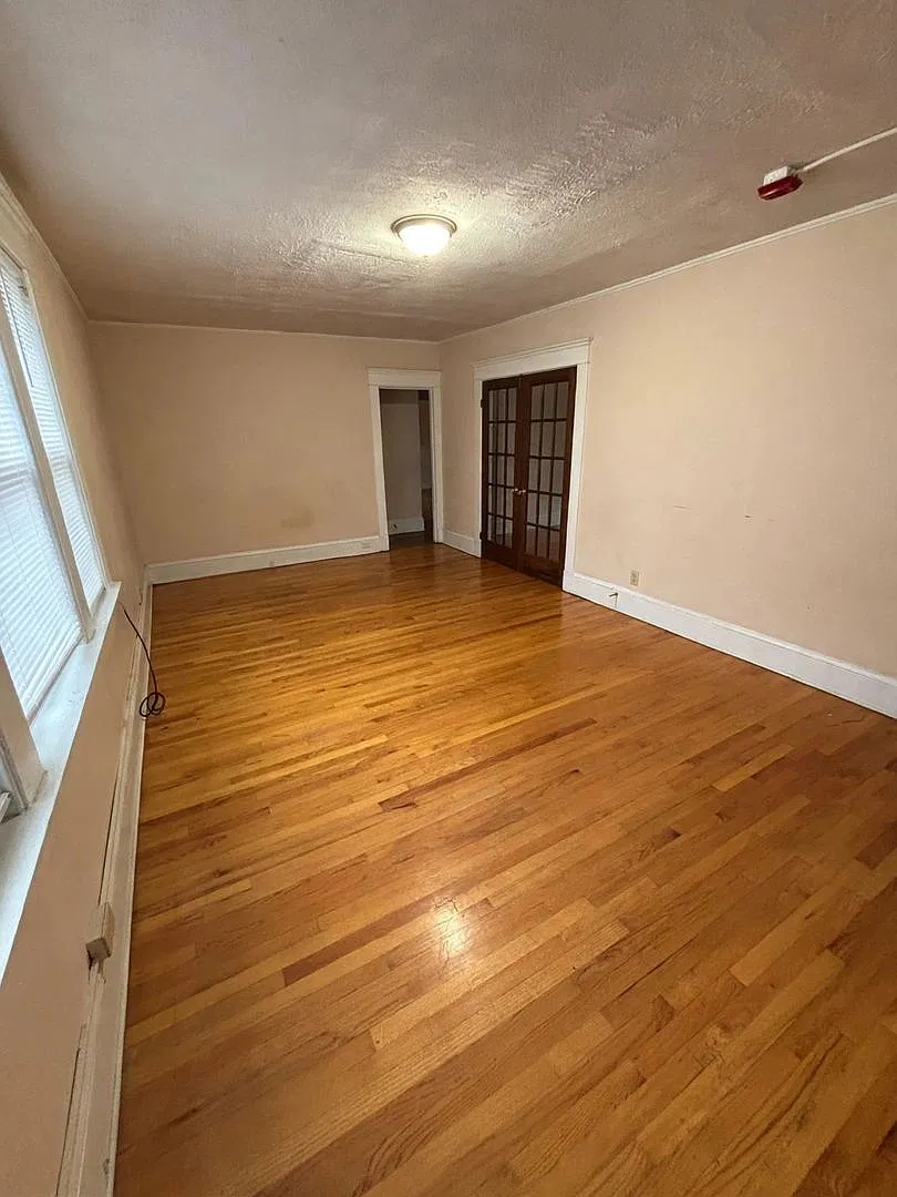 Barclay Apartments — Photo 3
