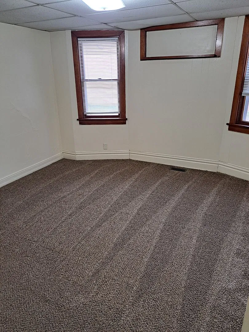 2 BR Apartment Near University of Saint Francis — Photo 3