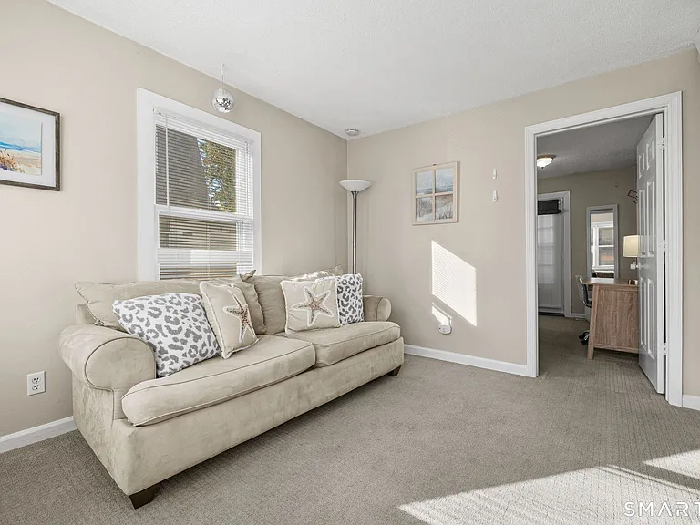 116 College Pl — Photo 15