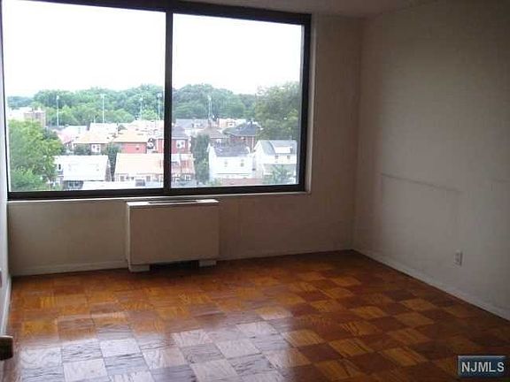 4th image of 9060 Palisade Ave APT 815