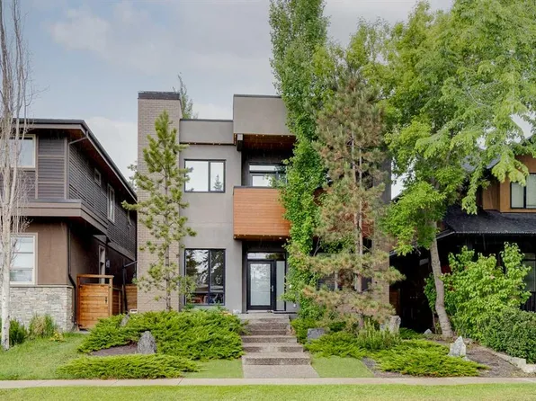 2330 SE 7th Ave NW, Calgary, AB T2N 1A2