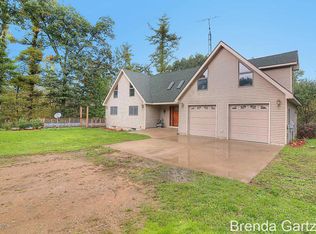9293 E 80th St, Howard City, MI 49329