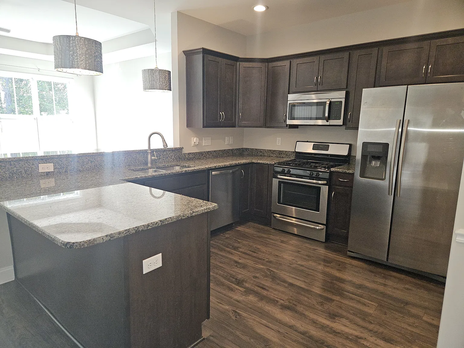 3 bed, 1504 sqft, $2,495 — Photo 4