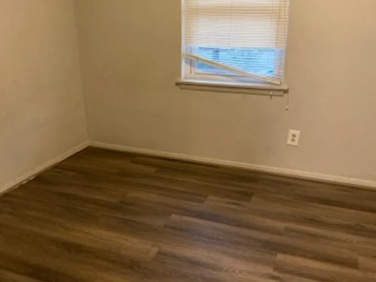 501 N Church St #11 — Photo 8