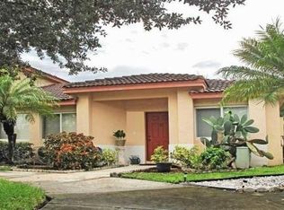20813 NW 3rd Ln, Pembroke Pines, FL 33029