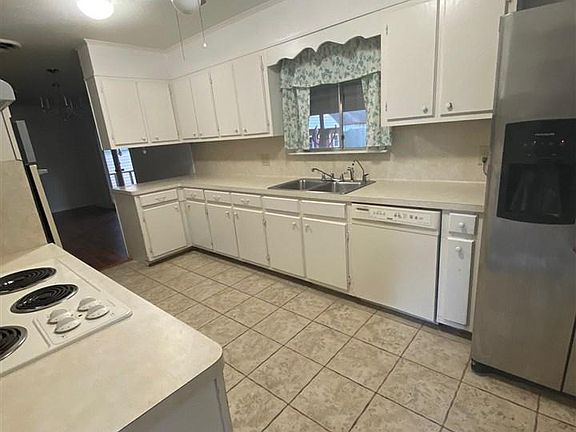 5th image of 207 N 32nd St