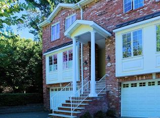 12 Skymark Ct #12, Upper Saddle River, NJ 07458