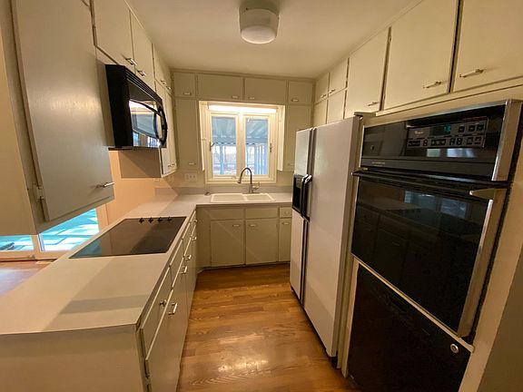 4th image of 815 Denney Ln