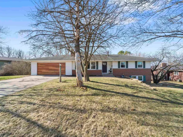 311 Blue View Dr, Mount Horeb, WI 53572