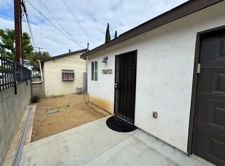 712 W 11th St APT 2, Corona, CA 92882