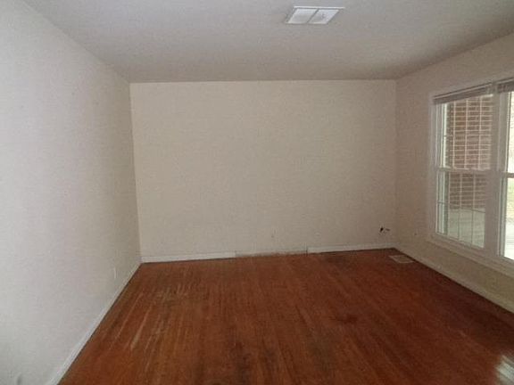 2nd image of 228 Grandview Dr