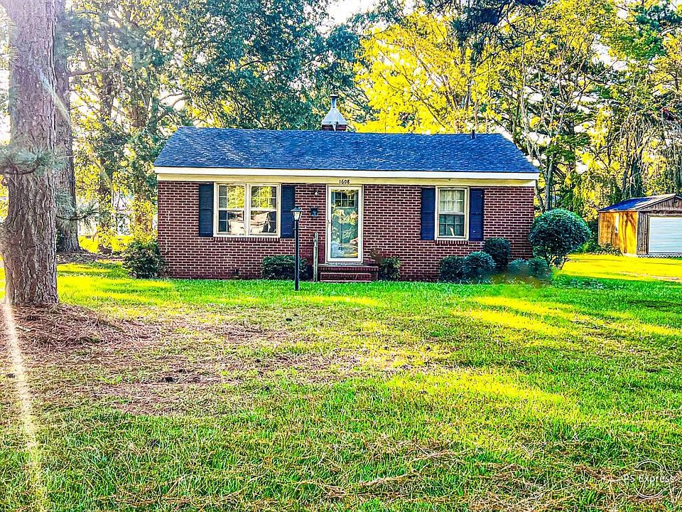 1st image of 1608 Clarksville Dr