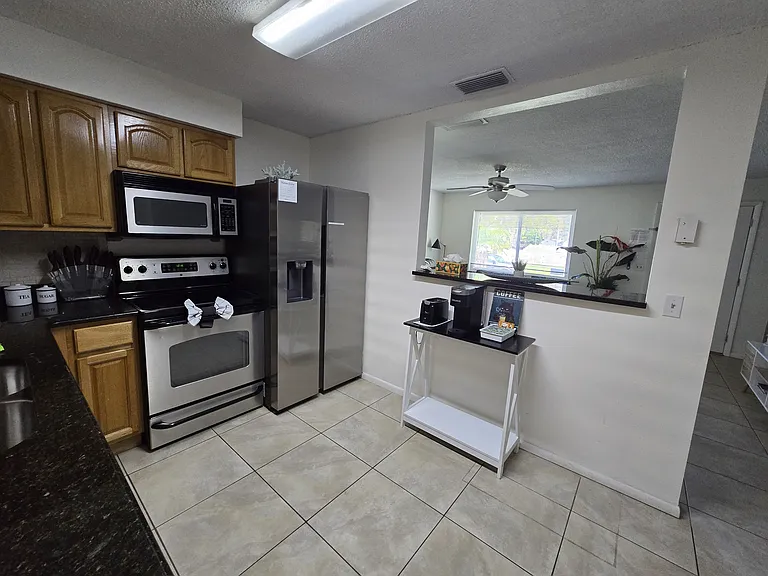 1430 Parkview Ln — Photo 12