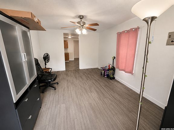 4th image of 2613 Colima St