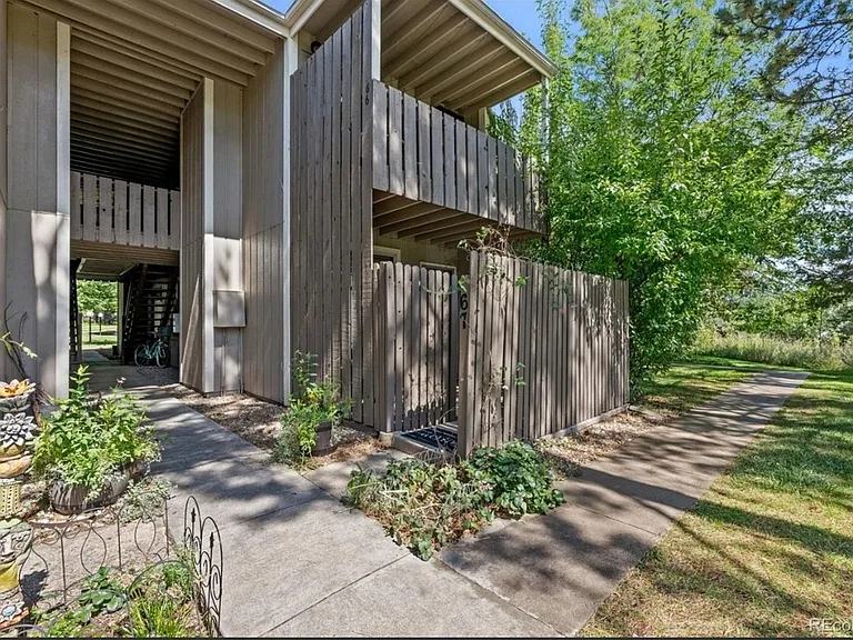 8060 Niwot Rd #67 — Photo 16