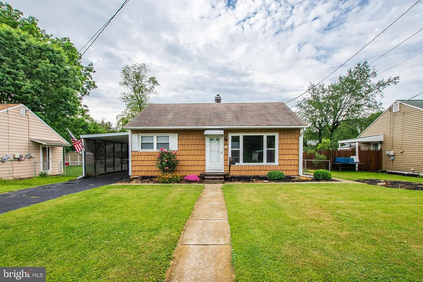 218 Cumberland Dr photo 1
