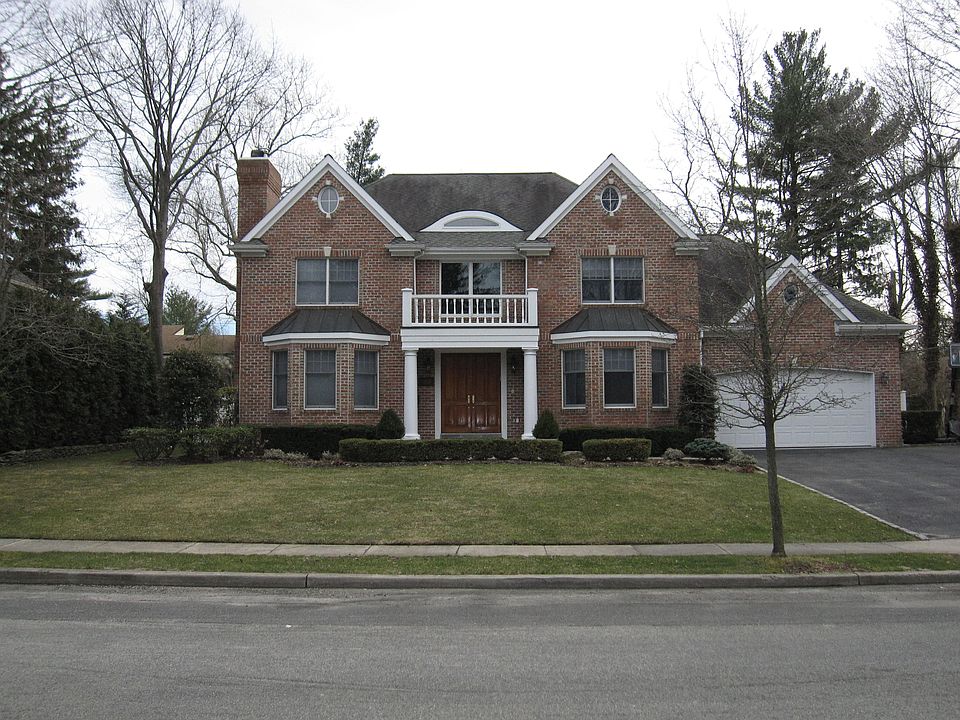 1st image of 8 Farm Ln
