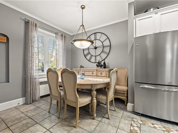 2724 East 27th Street image 5 of 34