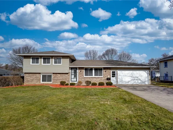 585 Meadowbriar Rd, Rochester, NY 14616