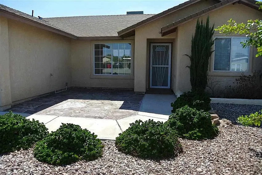 3 bed, 1346 sqft, $1,695 — Photo 2