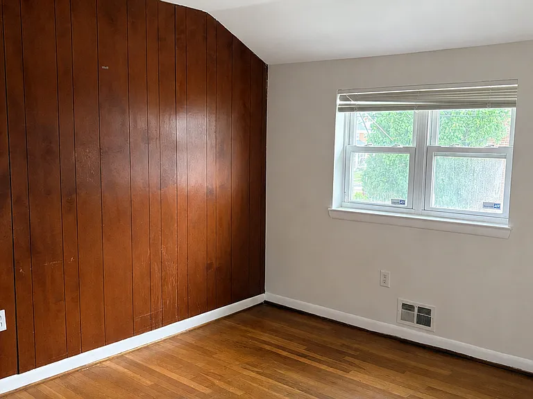 4821 Williston St — Photo 9