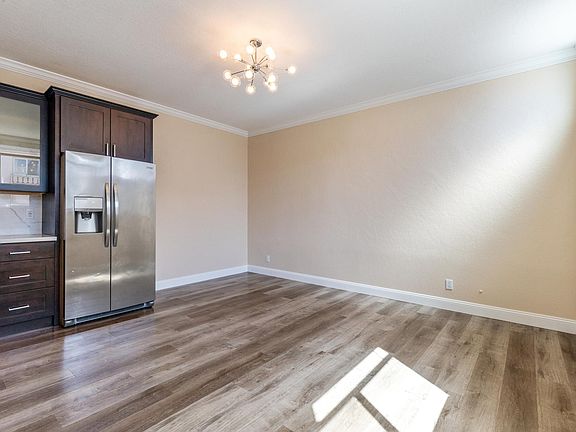 4th image of 1593 42nd Ave