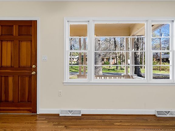 5th image of 202 Brook St